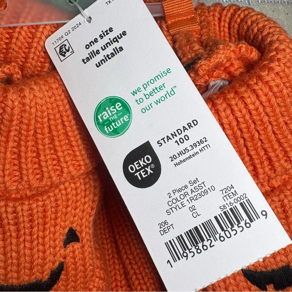 New Orange Baby Pumpkin Hat and Bootie Set - Picture 3 of 3